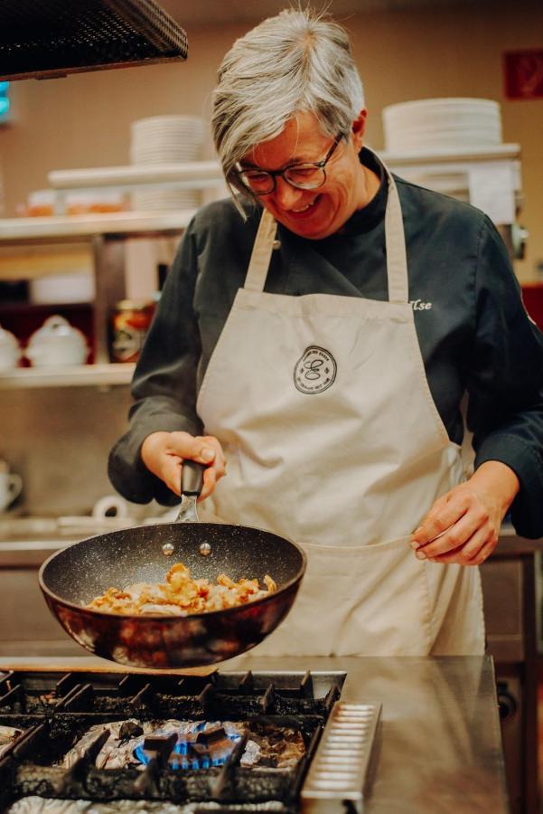 Der Eberhard - Wohnen & Essen Bei Ilse Gasthuis